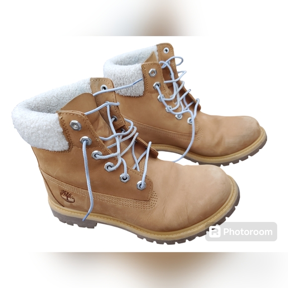 Used Womens Timberland Boots Size 8 - Picture 4 of 6